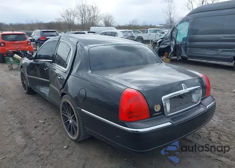 2006 Lincoln Town Car из США, поврежденный, VIN 1LNHM82V66Y632280